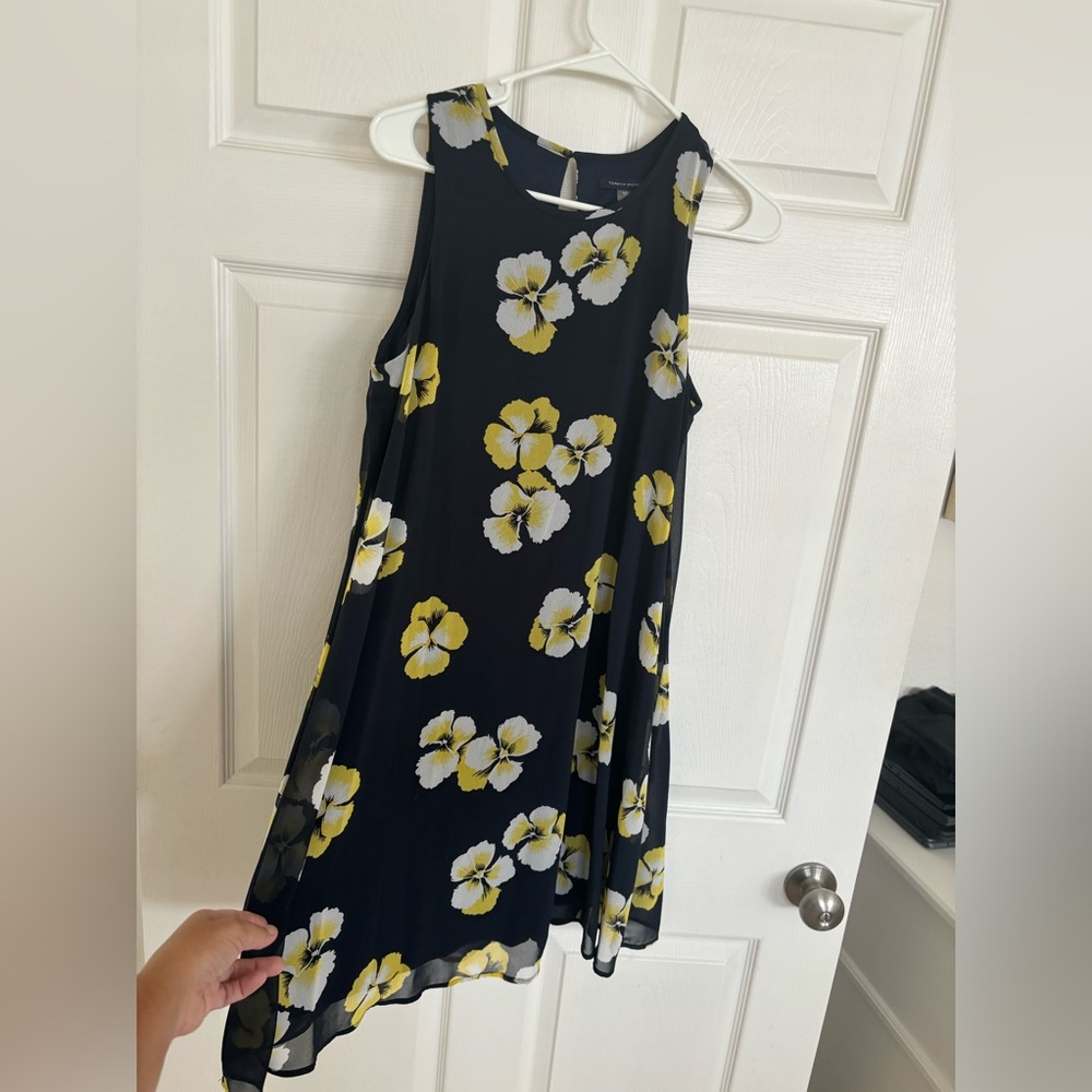 Tommy Hilfiger shift dress. Size 10.